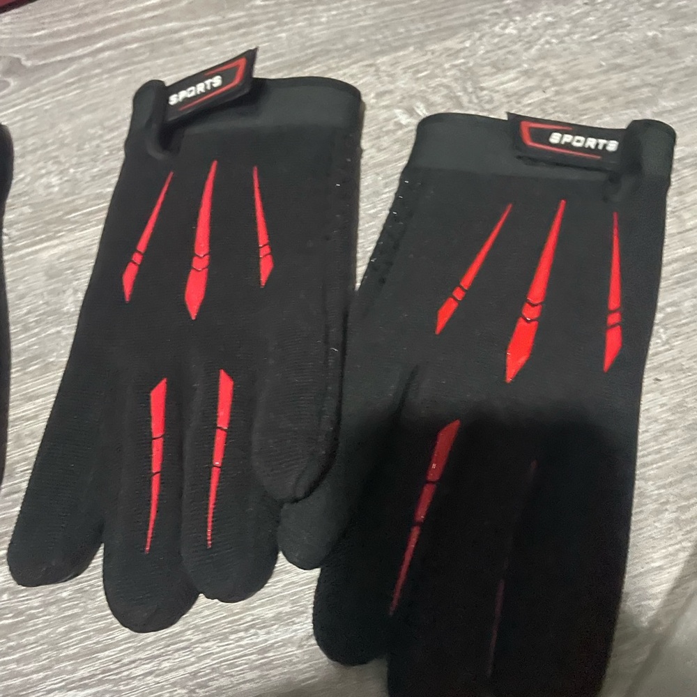 Sport Gloves Size S/M New